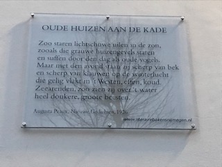 Oude_huizen_aan_de_kade.jpg