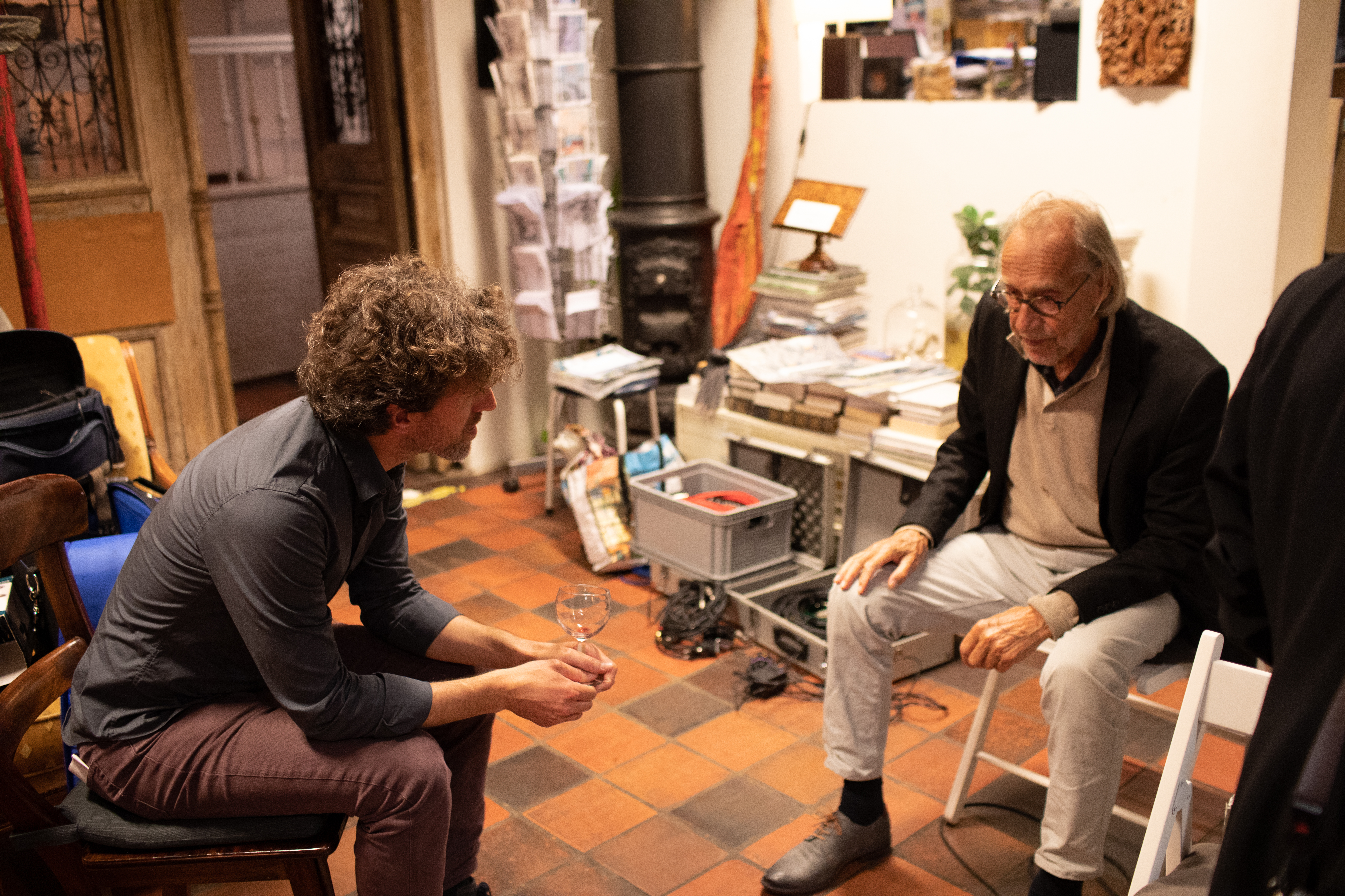 dichtersavond__Joep_stapel_in_gesprek_met_de_dichter_Victor_Vroomkoning_1.jpg